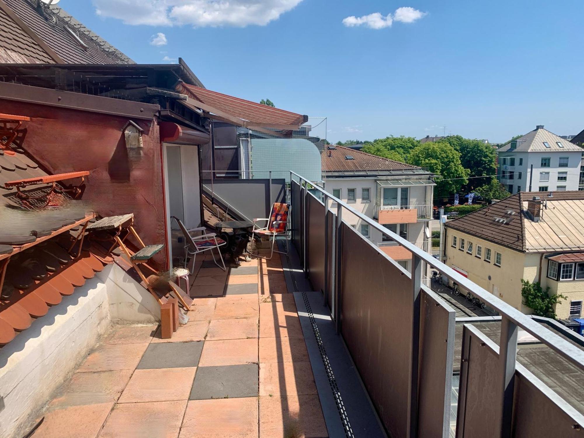 Schoene Dachgeschoss-maisonette * Monaco di Baviera